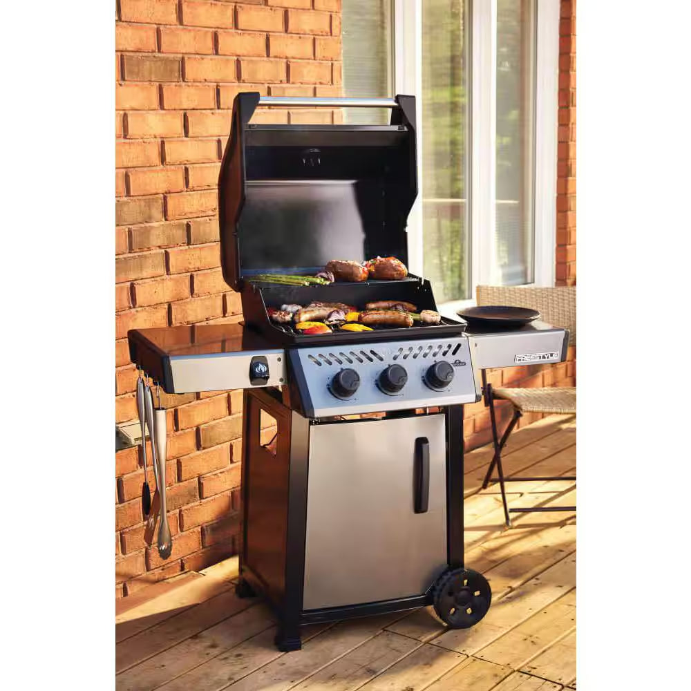 Freestyle 365 3-Burner Propane Gas Grill in Graphite Grey